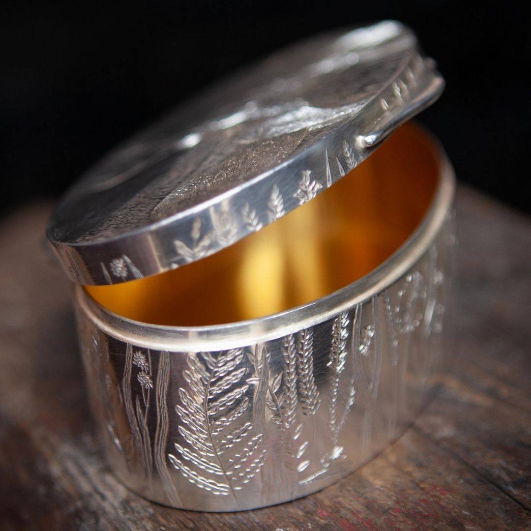 ‘Stag and Doe’ Hinged Box - Image 2